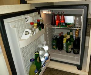 A kitchen or kitchenette at Hotel Ca' Formenta