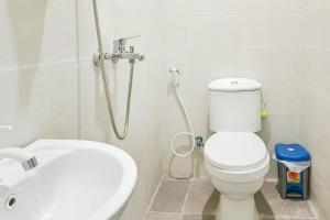 Koupelna v ubytování Urbanview Hotel Praoe Lajar Tegal