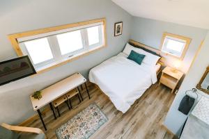 Φωτογραφία από το άλμπουμ του Roamer's Nook σε Nordegg