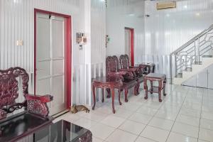 Posezení v ubytování Urbanview Hotel Executive Residence Semarang by RedDoorz