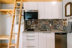 Φωτογραφία από το άλμπουμ του Trailhead Tuck-Inn σε Nordegg