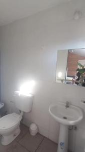 Koupelna v ubytování La Leonor + 7 fotografií