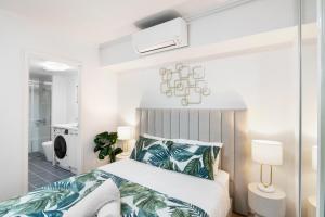 Кровать или кровати в номере Allegro Apartments +43 фотографии