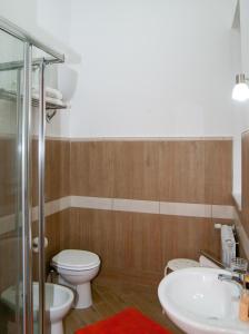 Koupelna v ubytování B&B Notti Sikane + 22 fotografií