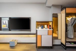 UrCove by HYATT Shanghai Jinqiao Centre TV 또는 엔터테인먼트 센터