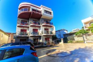 The building in which az apartmanhoteleket is located