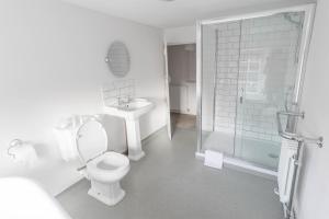 Gallery image of The Crown Inn in Towcester +49 photos