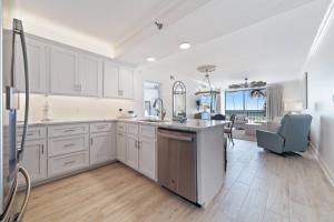 Η κουζίνα ή μικρή κουζίνα στο Shoalwater 205