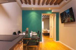 Telewizja i/lub zestaw kina domowego w obiekcie Suites You Zinc