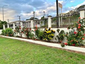 Furnished Modern Unit Great Location Labasa Jumanzuls Abode外面的花园