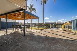 Balkón nebo terasa v ubytování Waterfront on Cater