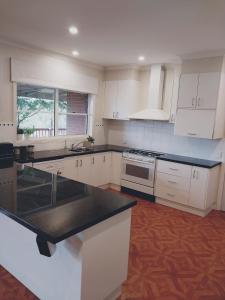 Η κουζίνα ή μικρή κουζίνα στο Downing Estate