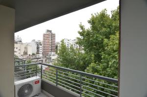 balcón con vistas a la ciudad en My Apart en Buenos Aires