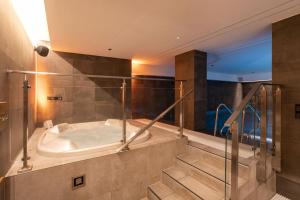 Kúpeľňa v ubytovaní DoubleTree by Hilton Wroclaw