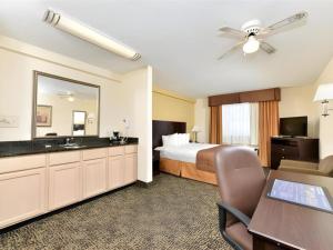 TV a/nebo společenská místnost v ubytování Best Western Inn