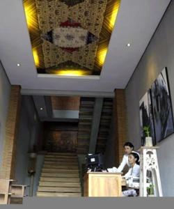 Foto da galeria de Omah Sinten Heritage Hotel & Resto em Surakarta