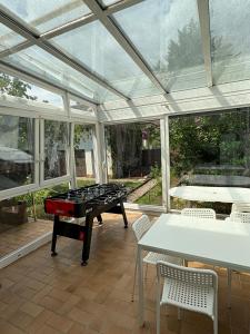 Tiện nghi bóng bàn gần/tại Gruppenapartment mit Wintergarten