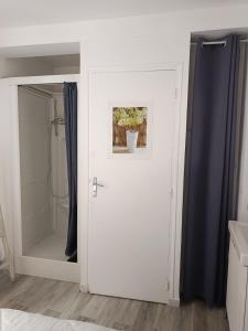 Koupelna v ubytování Studio "Je me pose" - centre ville historique