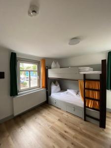 Hostel Balingen客房内的一张或多张床位