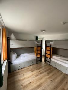 Hostel Balingen客房内的一张或多张床位