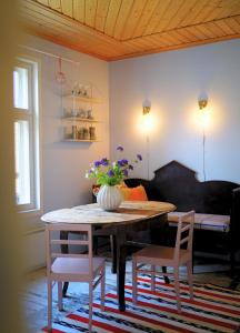 Fotografie z fotogalerie ubytování Charming wooden house apartment in Vaasa v destinaci Vaasa + 5 fotografií