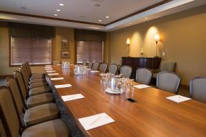 The business area and/or conference room at The Glen Club