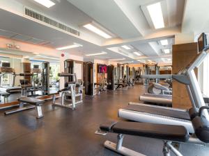 Pullman Phuket Panwa Beach Resort的健身中心和/或健身设施