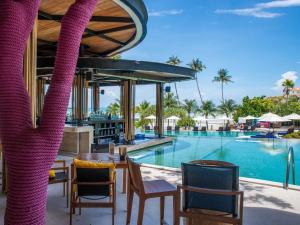 Pullman Phuket Panwa Beach Resort内部或周边的泳池