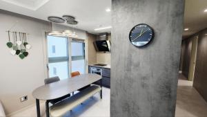 Dapur atau dapur kecil di Busan Osiria Residence Losiria +36 gambar