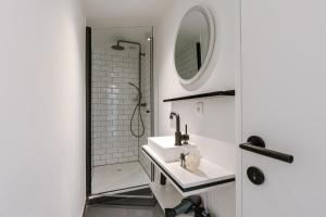 Ένα μπάνιο στο Bright Stylish Apartment Near Beach - Appa Ostend