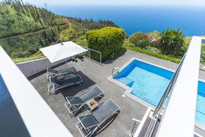 Swimmingpoolen hos eller tæt på Cape View Villa by Atlantic Holiday