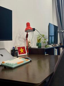 Μια τηλεόραση ή/και κέντρο ψυχαγωγίας στο April Box +14 φωτογραφίες