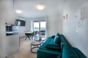 Η κουζίνα ή μικρή κουζίνα στο Apartmani Iman +21 φωτογραφίες