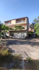 The building in which Az apartmant is located