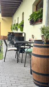 Reštaurácia alebo iné gastronomické zariadenie v ubytovaní Relax Hotel Stork
