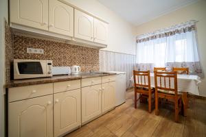 Imagem da galeria de Hotel Zenubia em Hajdúszoboszló mais 32 fotografias