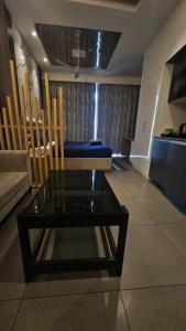 Μια τηλεόραση ή/και κέντρο ψυχαγωγίας στο Skyline studio Noida