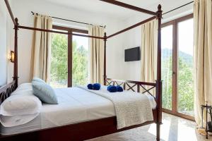 Ένα ή περισσότερα κρεβάτια σε δωμάτιο στο Charming Villa Haven in Ibiza City, 1241 +38 φωτογραφίες