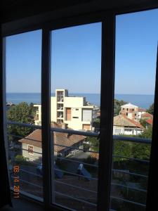 Afbeelding uit fotogalerij van ApartComplex New Tawn in Obzor