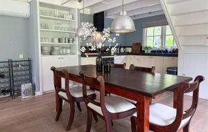 Η κουζίνα ή μικρή κουζίνα στο Cozy Home In Epe With House A Panoramic View