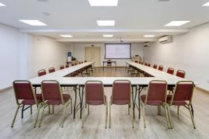 Área de negócios e/ou sala de conferências em BH Jaraguá Hotel