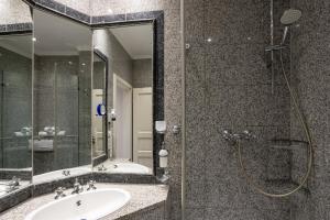 O baie la Strandvilla Aegir mit Ostseeblick +67 fotografii