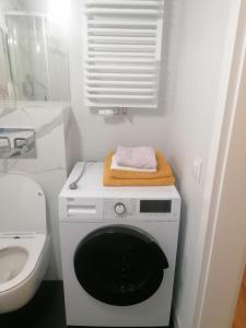 Bilik mandi di Zachod Slonca +2 gambar