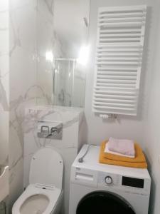 Bilik mandi di Zachod Slonca