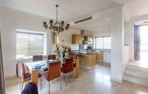 Η κουζίνα ή μικρή κουζίνα στο Pet Friendly Home In Arcos De La Frontera