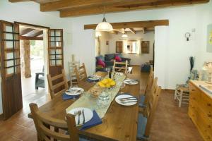 Nápoje v ubytování Villa Vinya by Villa Plus