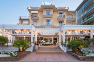 een weergave van de buitenkant van een hotel bij Hotel Bellariva in Lido di Jesolo