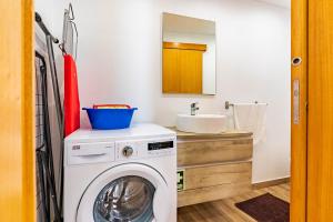 Fotografie z fotogalerie ubytování Villa da Bisa with heated swiming pool v destinaci Arco da Calheta