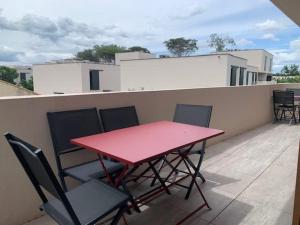 Μπαλκόνι ή βεράντα στο Appartement spacieux proche mer