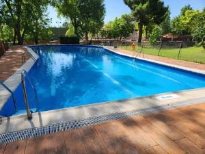 The swimming pool at or close to Apartamentos Fuentevieja